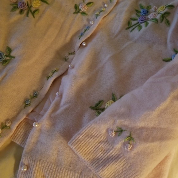 Hand crafted wool knit - Picture 14 of 14